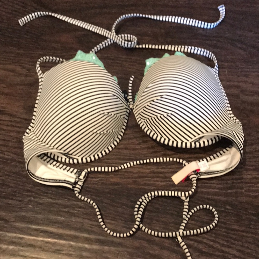 Underwire bathing suit top